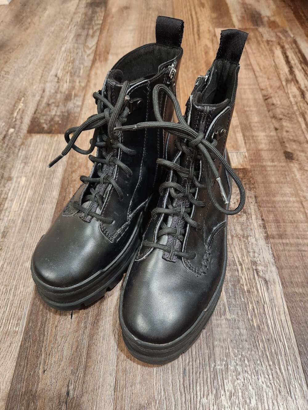 Ugg Sidnee Waterproof Platform Combat Boot Size 6.5